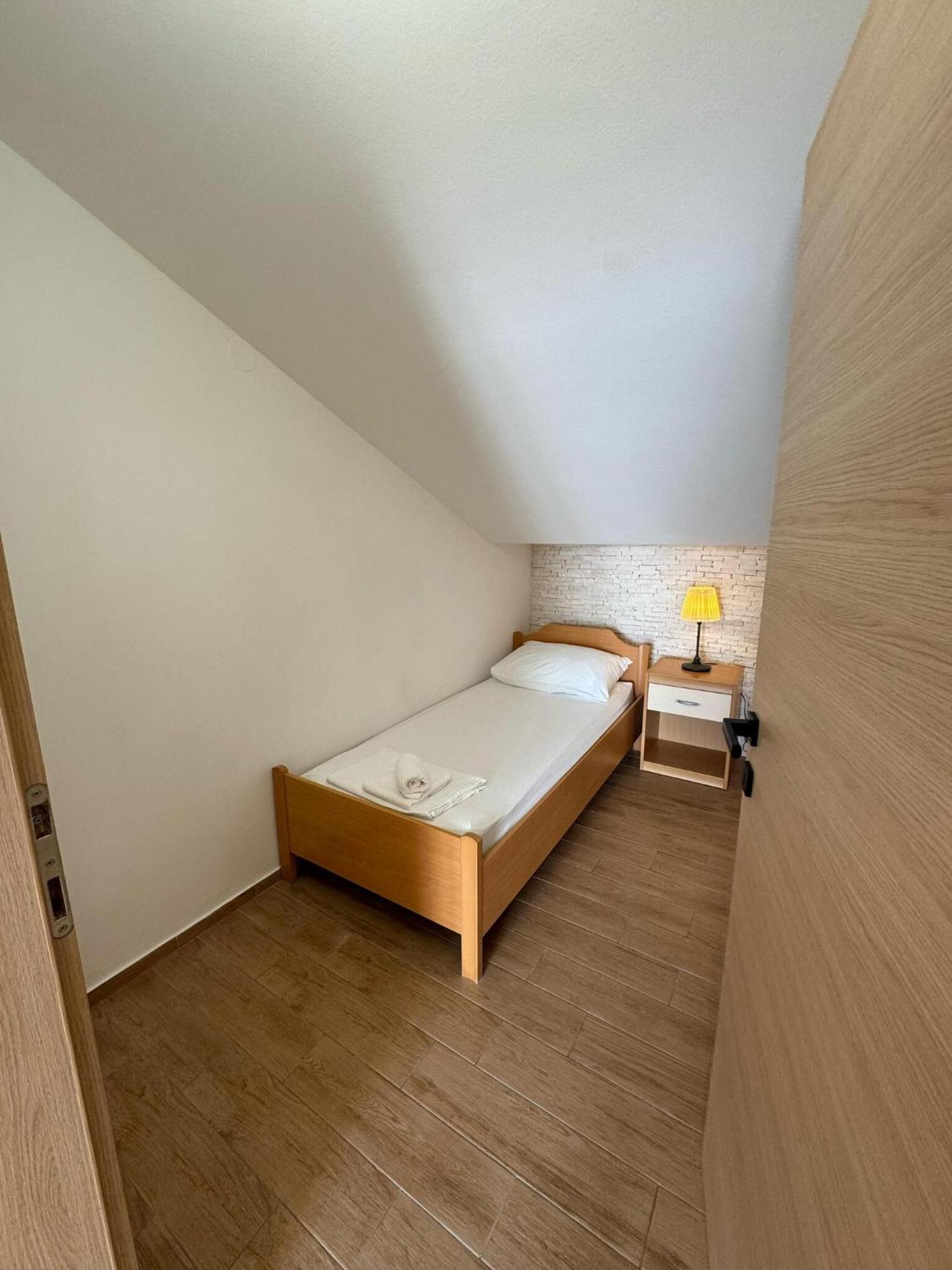 Apartments Franko Povljana Zewnętrze zdjęcie