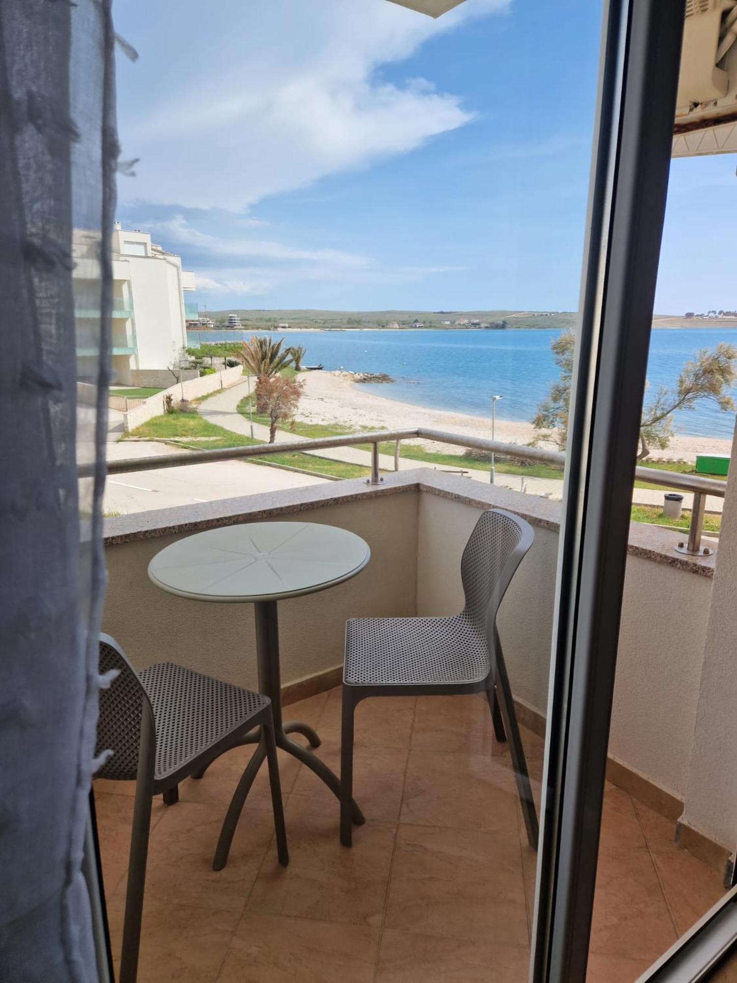 Apartments Franko Povljana Zewnętrze zdjęcie