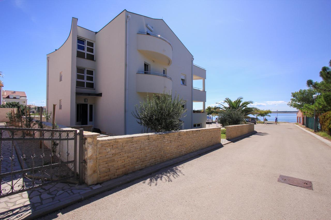 Apartments Franko Povljana Zewnętrze zdjęcie